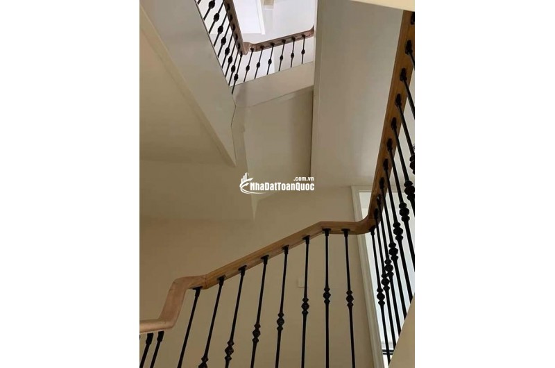 Cho thuê nhà mới, lô góc, thang máy,vỉa hè, 116m2- 4T, Hoàng Quốc Việt_44 Tr